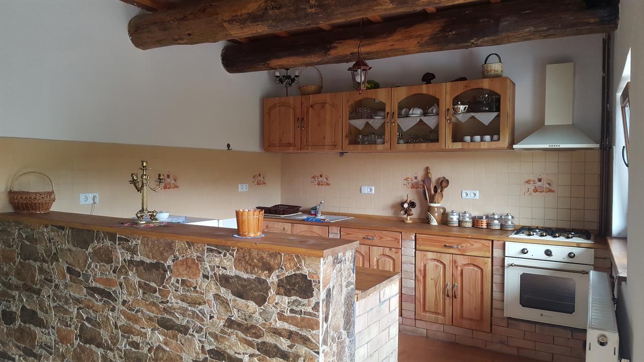 Casa Din Piatra Hotell Poiana  Exteriör bild