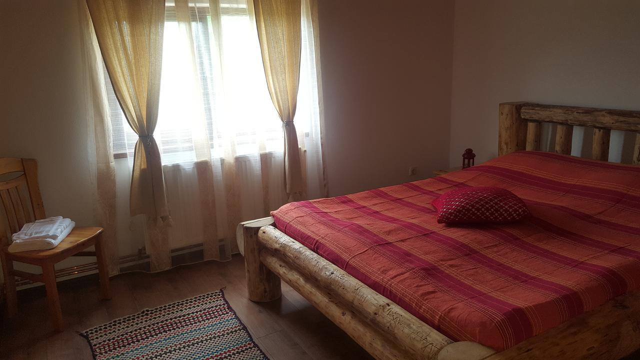 Casa Din Piatra Hotell Poiana  Exteriör bild