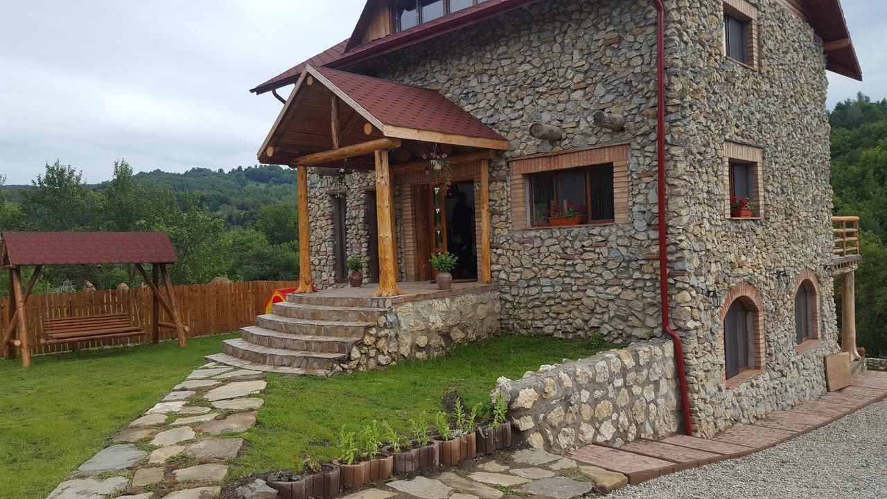 Casa Din Piatra Hotell Poiana  Exteriör bild