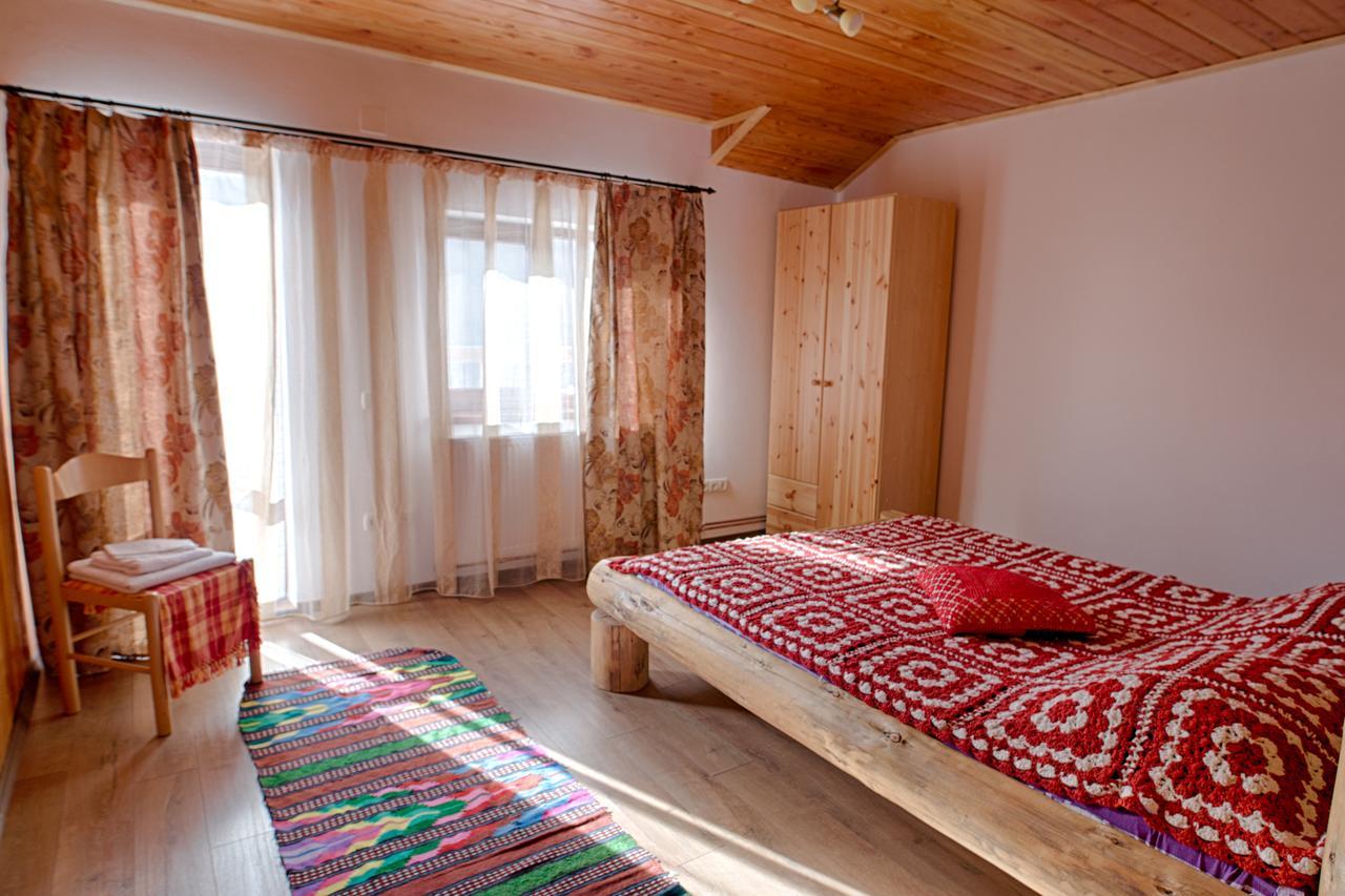 Casa Din Piatra Hotell Poiana  Exteriör bild