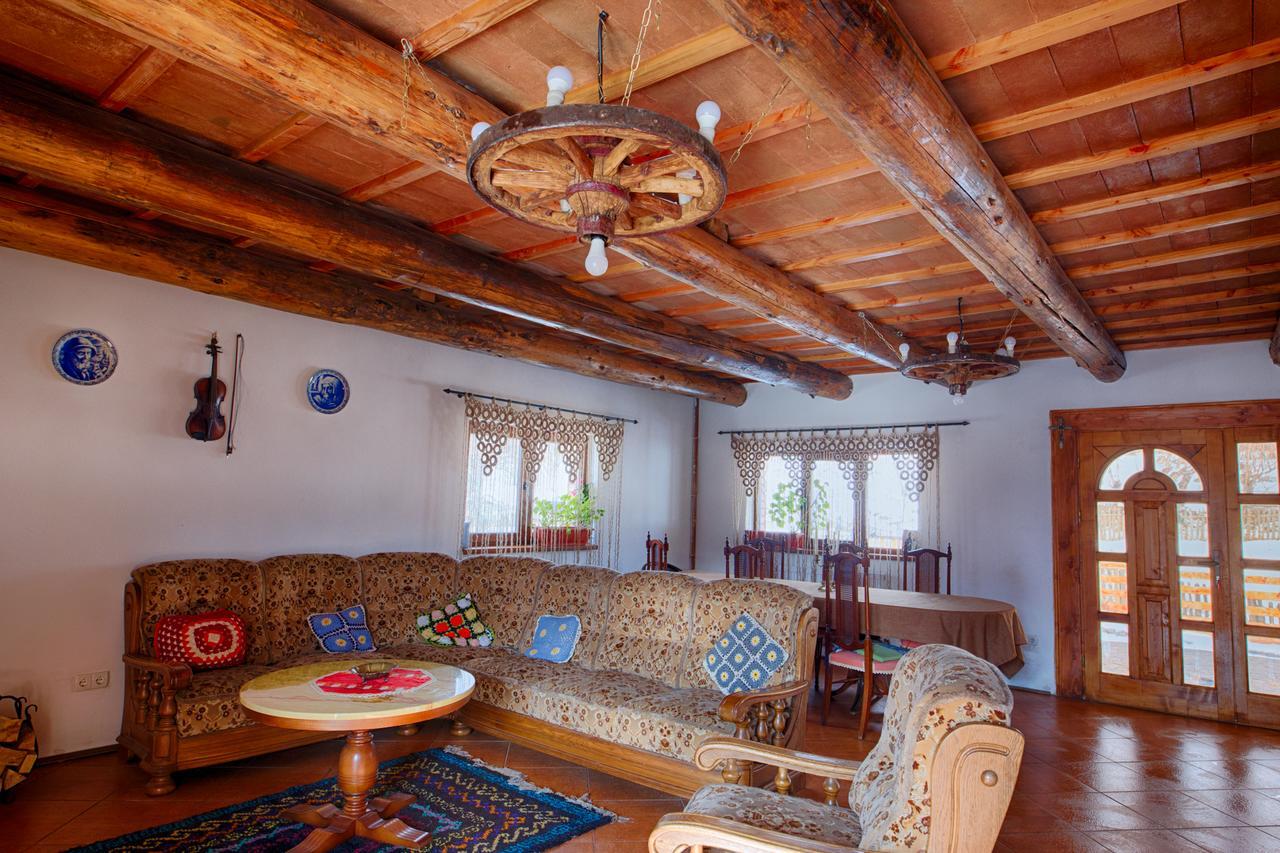 Casa Din Piatra Hotell Poiana  Exteriör bild